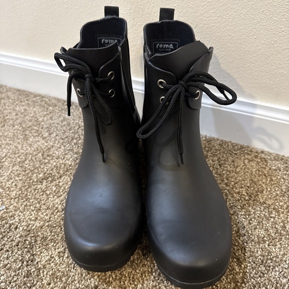 Roma Women's Chelsea Lace Up Rain Boots Size 8 Us, 39 EU, Classic Style, EUC - Picture 3 of 11